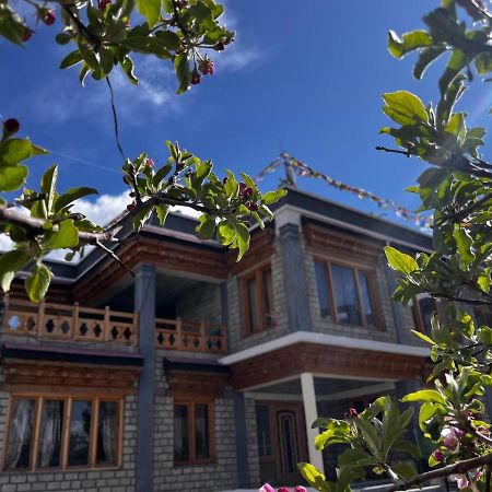 Ladakh Country Inn Leh Buitenkant foto